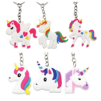 Accesorio de encargo del vínculo del tamaño cuatro Unicorn Soft Toy Keychain PMS del color de goma del PVC