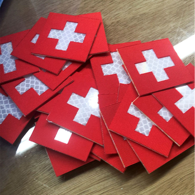 Tela infrarroja PMS adhesivo de Cordra del remiendo del IR de la bandera de Suiza