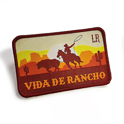 Parches tejidos personalizados hierro en el respaldo para bolsas de ropa / accesorios