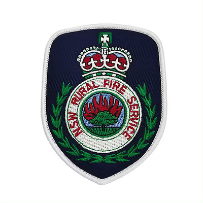 Emblemas bordados Logotipo de sombrero de camionero personalizado de mayor tamaño Hierro en tela reflectante Embroides de sombreros occidentales Parches para ropa