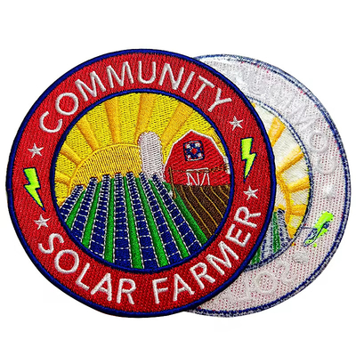 Enlace de bordes de hierro en bordado Patches de logotipo bordado personalizados