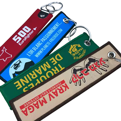 Anime Etiqueta Logotipo personalizado bordado Portador de Regalo Jet Etiquetas Accesorios llaveros Anillos llaveros para bolso de equipaje